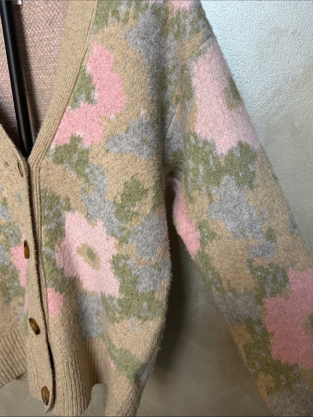 ASTR The Label Floral Pattern V‑Neck Cardigan sz XS - Picture 11 of 16